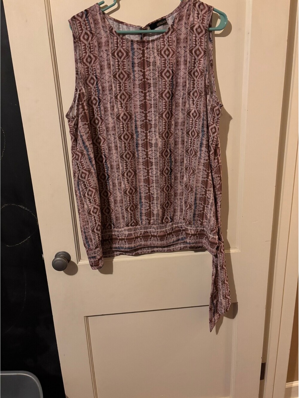 Renuar sleeveless geometric print blouse XL